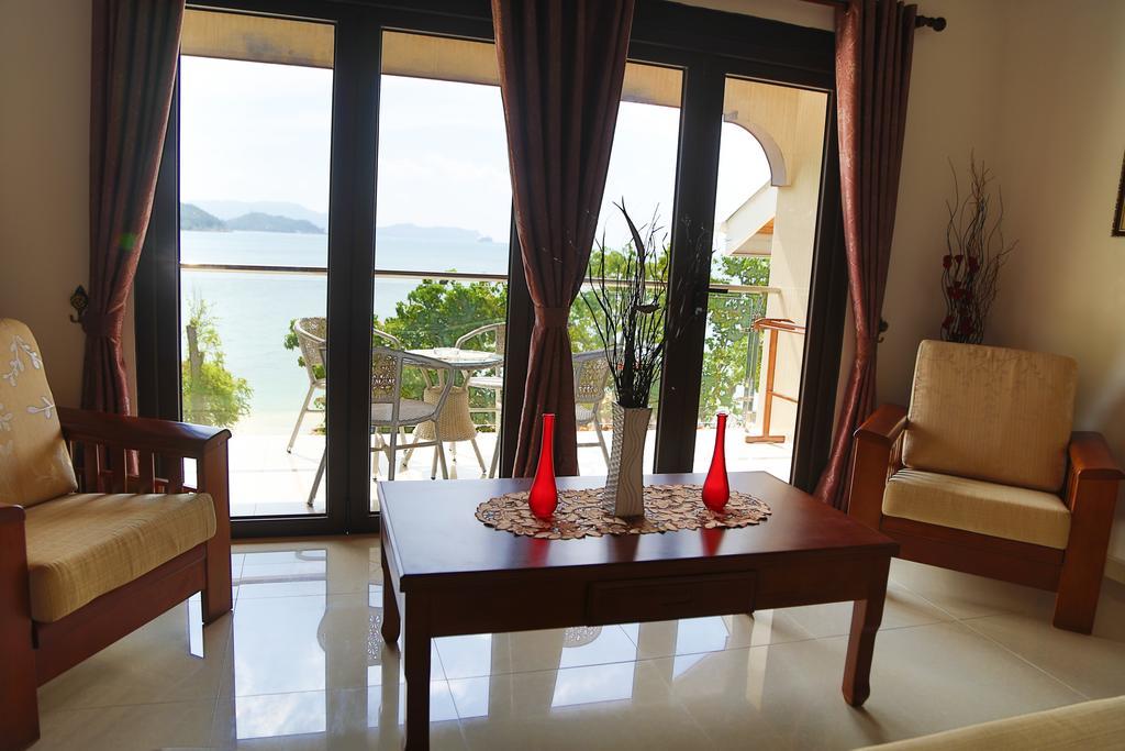 Lone Self-Catering Apartment Baie Sainte Anne Luaran gambar